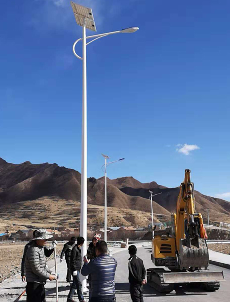 甘南碌曲10米英吉沙太阳能路灯项目