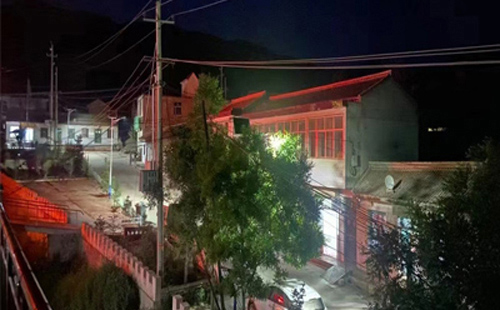 英吉沙太阳能路灯在暴雪天气下的应对策略