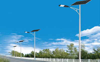 农村道路装英吉沙太阳能路灯选多大瓦数实测