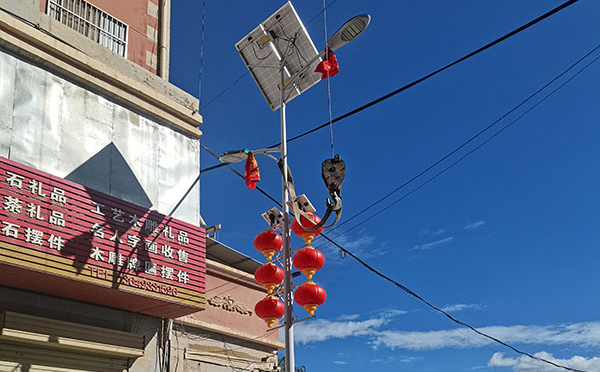 英吉沙智慧路灯在城市物联网系统中的集成与运维